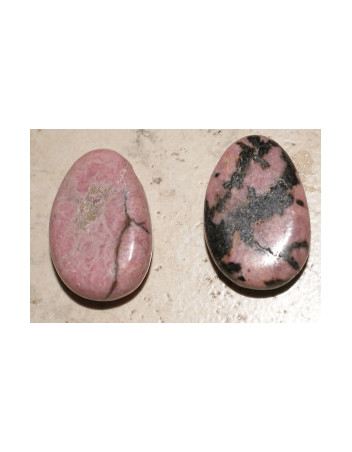 Rhodonite percée