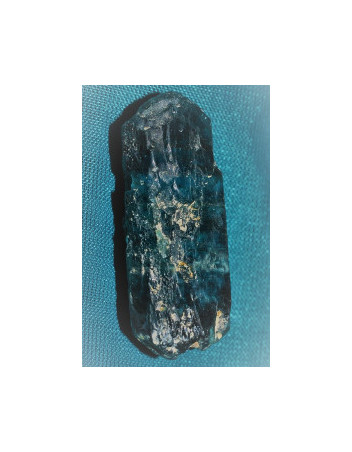 Apatite brut percée T1