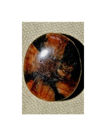 Chiastolite percée