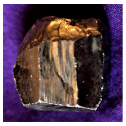 Pyrite brute percée