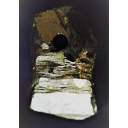 Pyrite brute percée